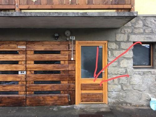 Chambre Independante Avec Salle De Bain Independante Au Rdc D Un Chalet A 25 Kms Chamonix Сен-Жерве-Ле-Бэн Экстерьер фото